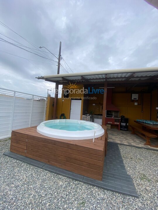 Casa para aluguel de temporada em Navegantes (Meia Praia)