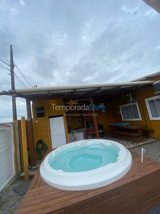Casa para aluguel de temporada em Navegantes (Meia Praia)