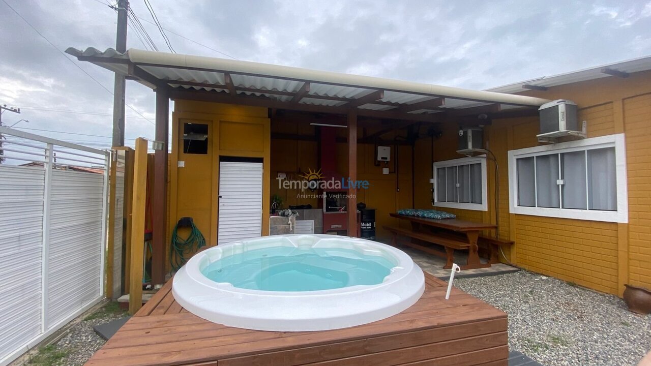 Casa para aluguel de temporada em Navegantes (Meia Praia)