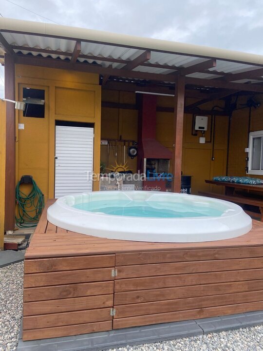 Casa para aluguel de temporada em Navegantes (Meia Praia)