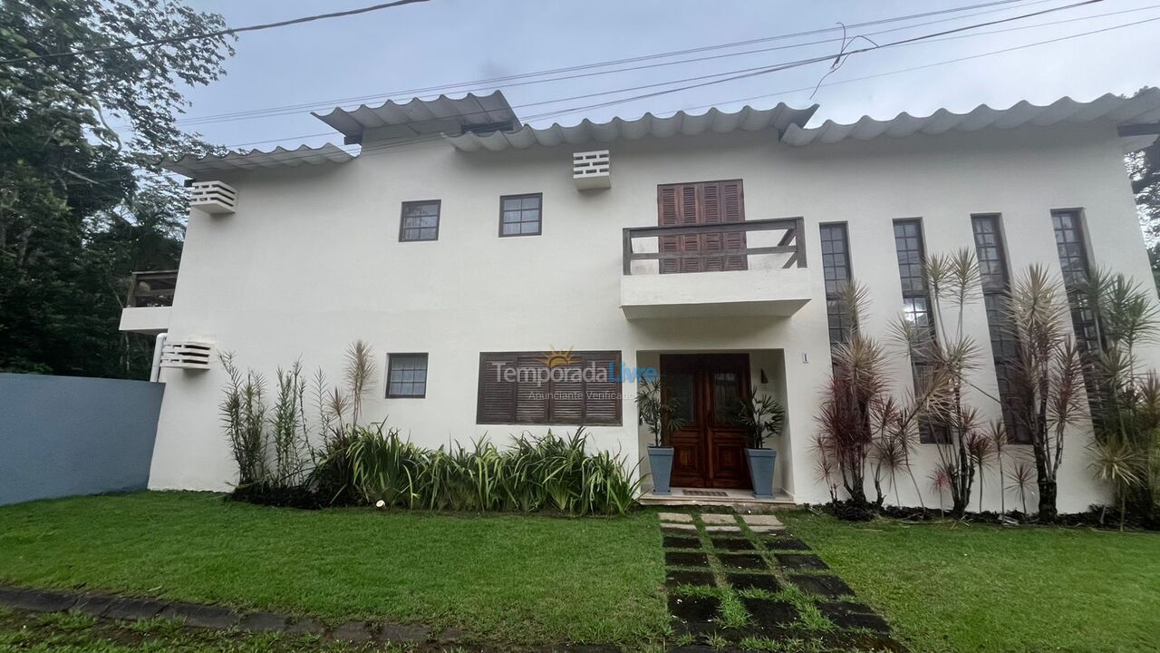 Casa para alquiler de vacaciones em Bertioga (Praia de Guaratuba)