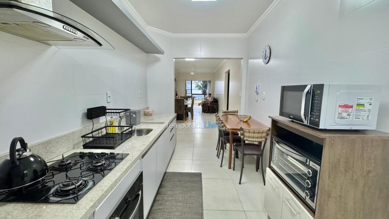 Apartamento para aluguel de temporada em Itapema (Centro)