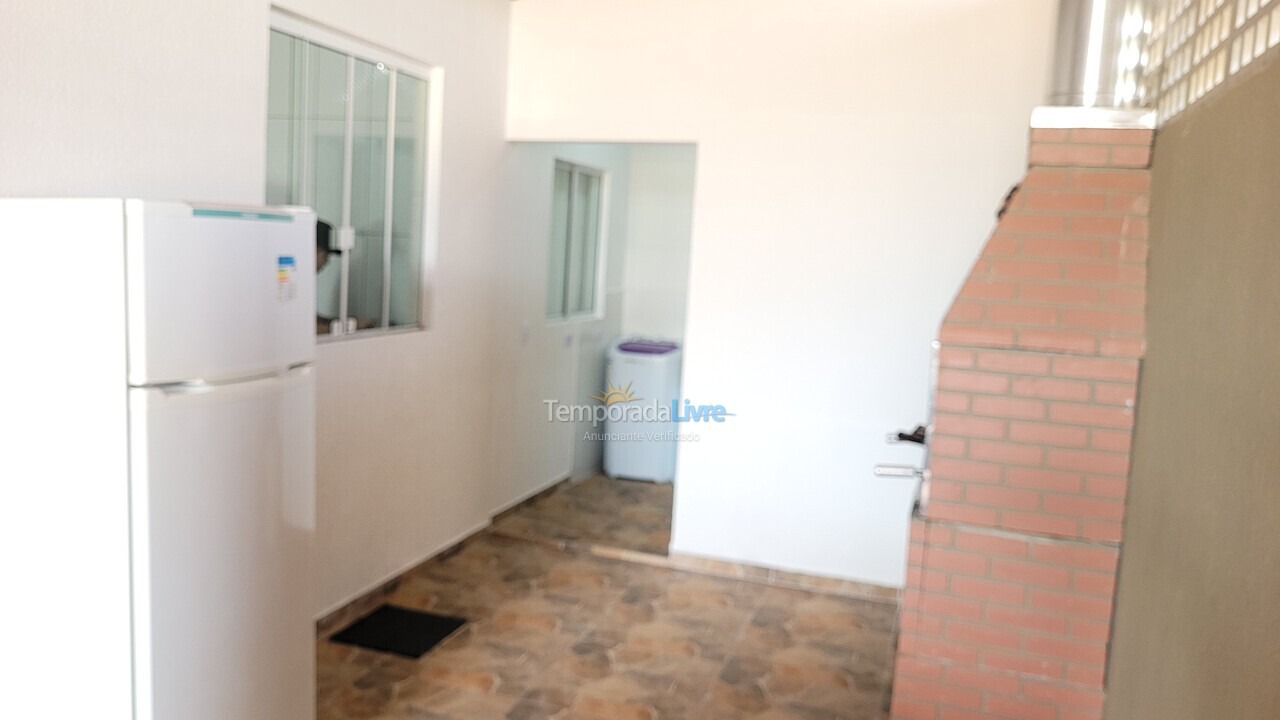 Casa para aluguel de temporada em Guaratuba (Balneário Eliane)