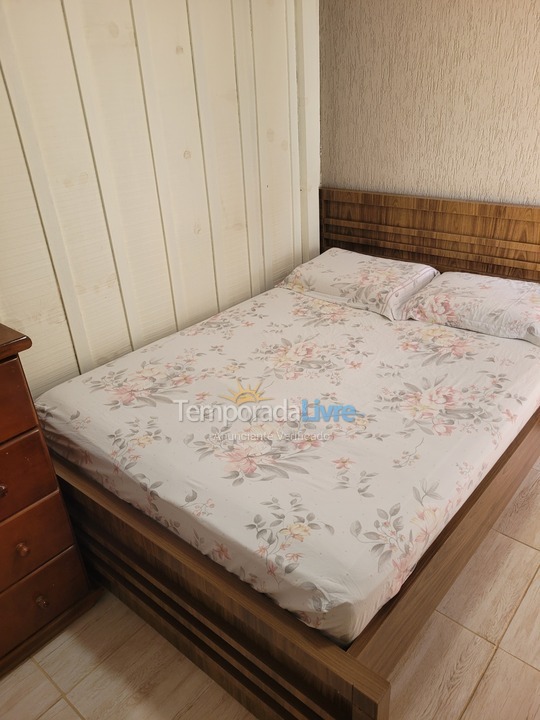 Casa para aluguel de temporada em Guaratuba (Balneário Eliane)