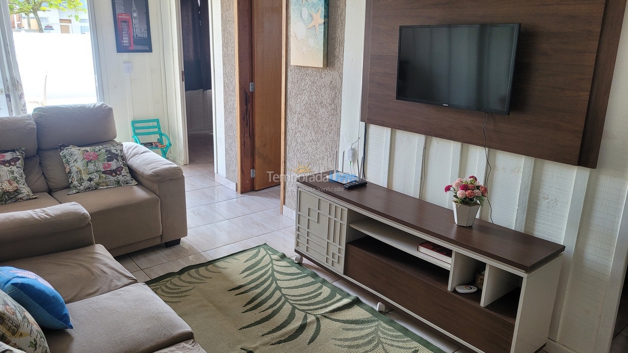 Casa para aluguel de temporada em Guaratuba (Balneário Eliane)