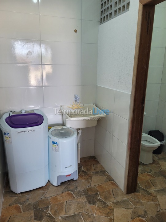 Casa para aluguel de temporada em Guaratuba (Balneário Eliane)