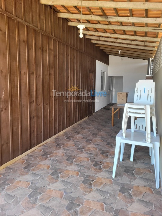 Casa para aluguel de temporada em Guaratuba (Balneário Eliane)