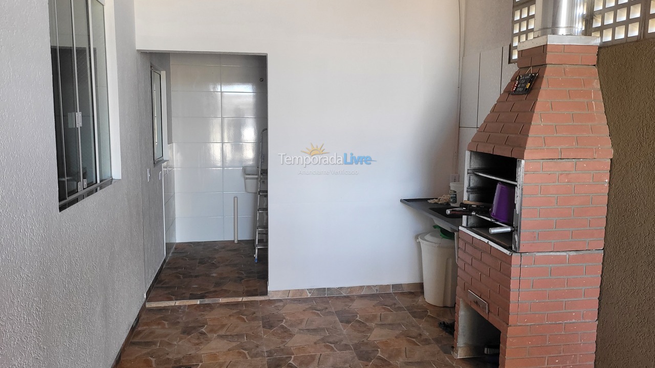 Casa para aluguel de temporada em Guaratuba (Balneário Eliane)