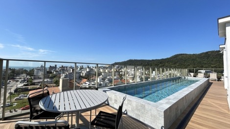 Apartamento en Jurerê, cerca de la playa y comercios!