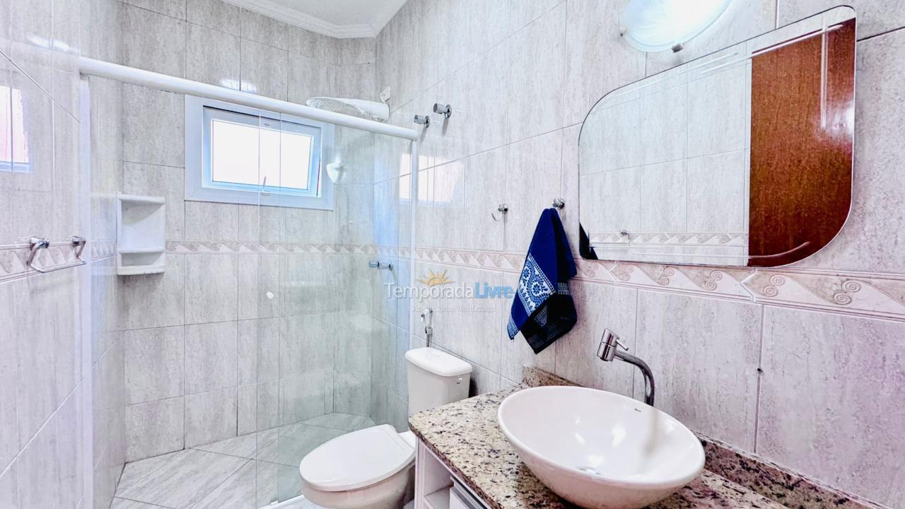 Casa para aluguel de temporada em Ubatuba (Itaguá)