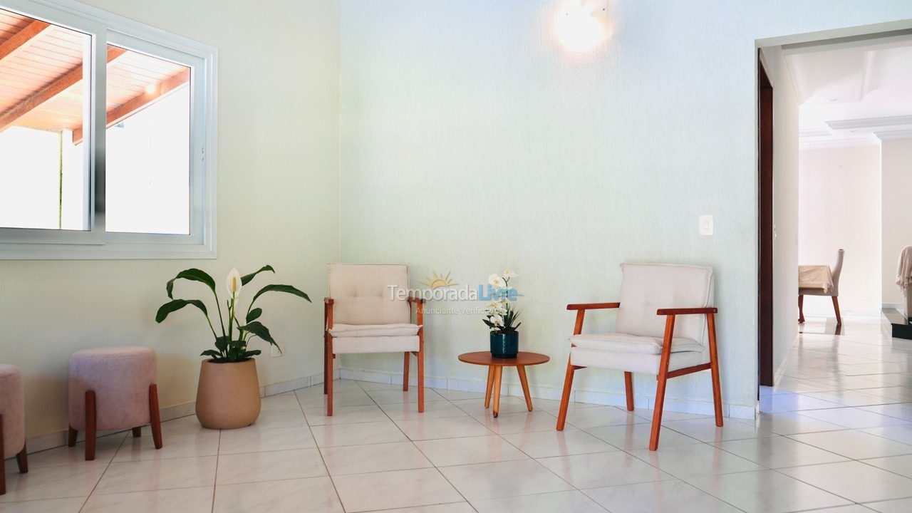 Casa para aluguel de temporada em Ubatuba (Itaguá)