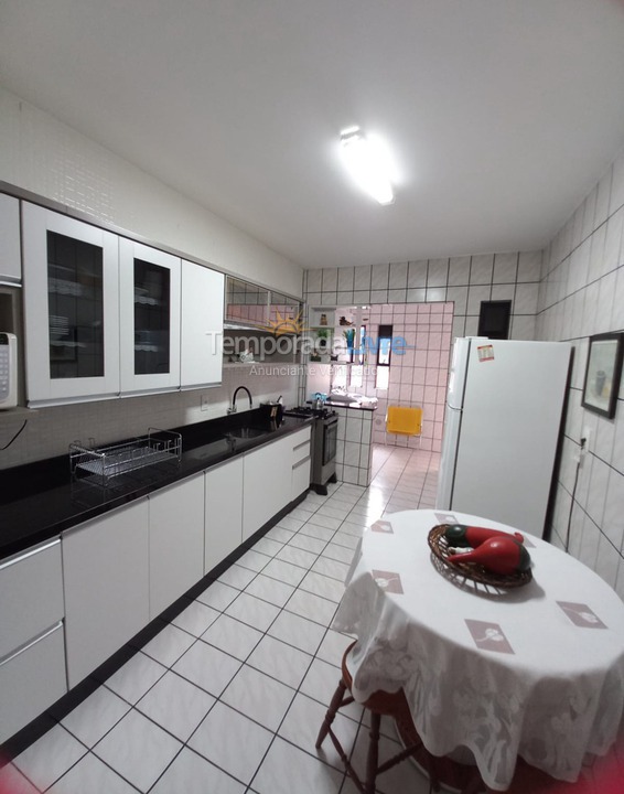Apartment for vacation rental in Itapema (Meia Praia)