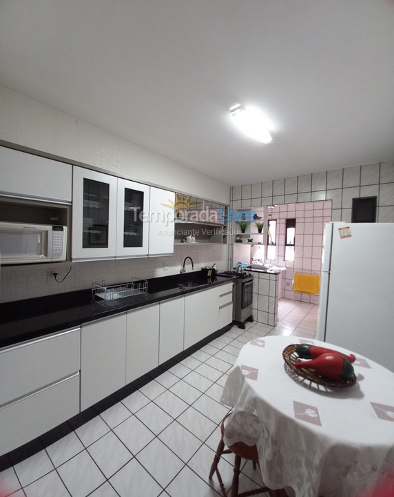 Apartment for vacation rental in Itapema (Meia Praia)