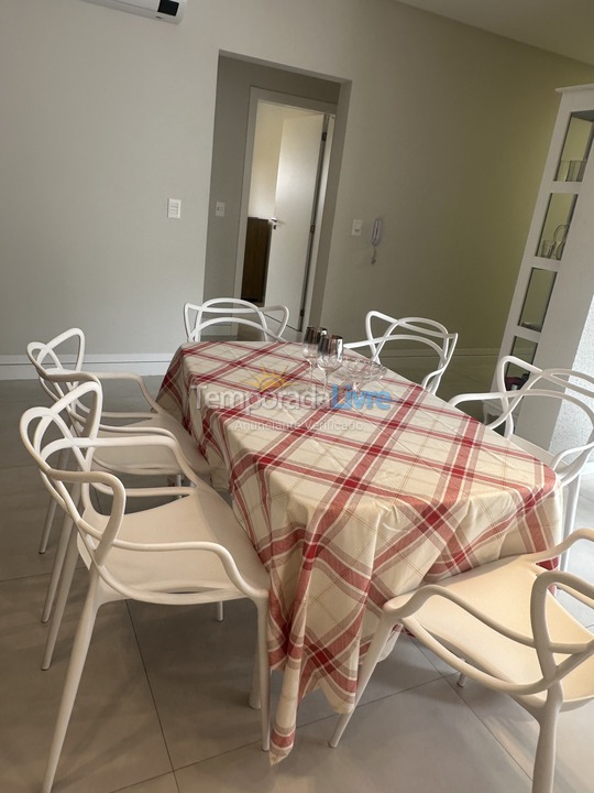 Apartamento para alquiler de vacaciones em Itapema (Meia Praia)