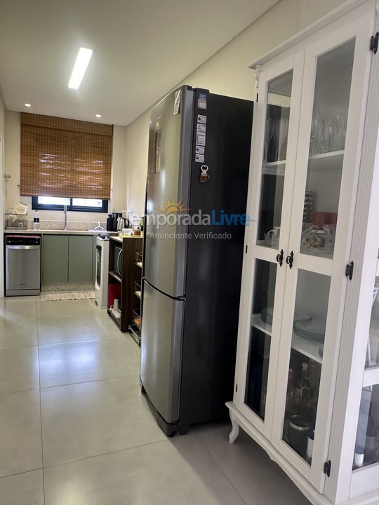 Apartamento para alquiler de vacaciones em Itapema (Meia Praia)