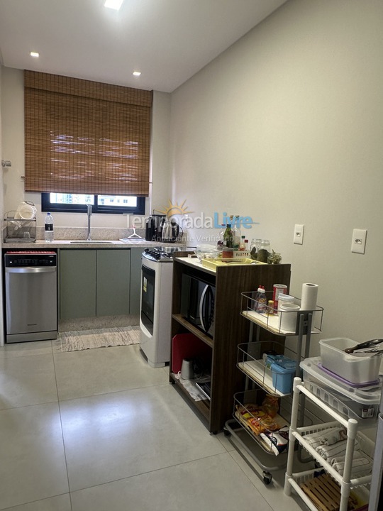 Apartamento para alquiler de vacaciones em Itapema (Meia Praia)