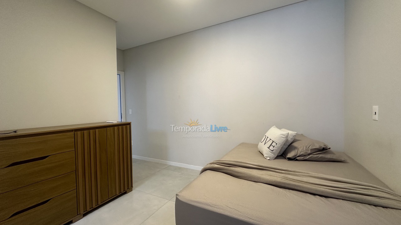 Apartamento para alquiler de vacaciones em Itapema (Meia Praia)