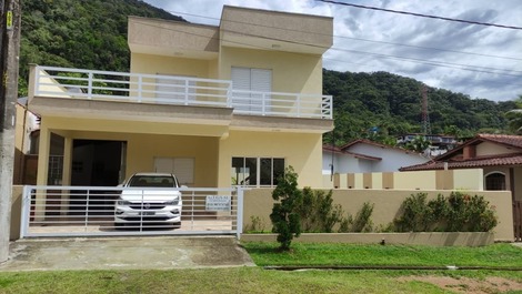 Adosado o Casa Baja a 220m de la playa de Lagoinha