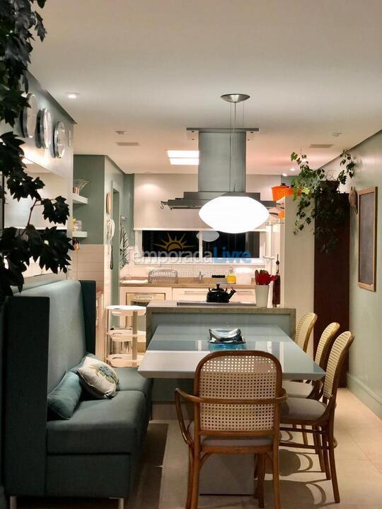 Apartamento para aluguel de temporada em Florianópolis (Praia Brava)