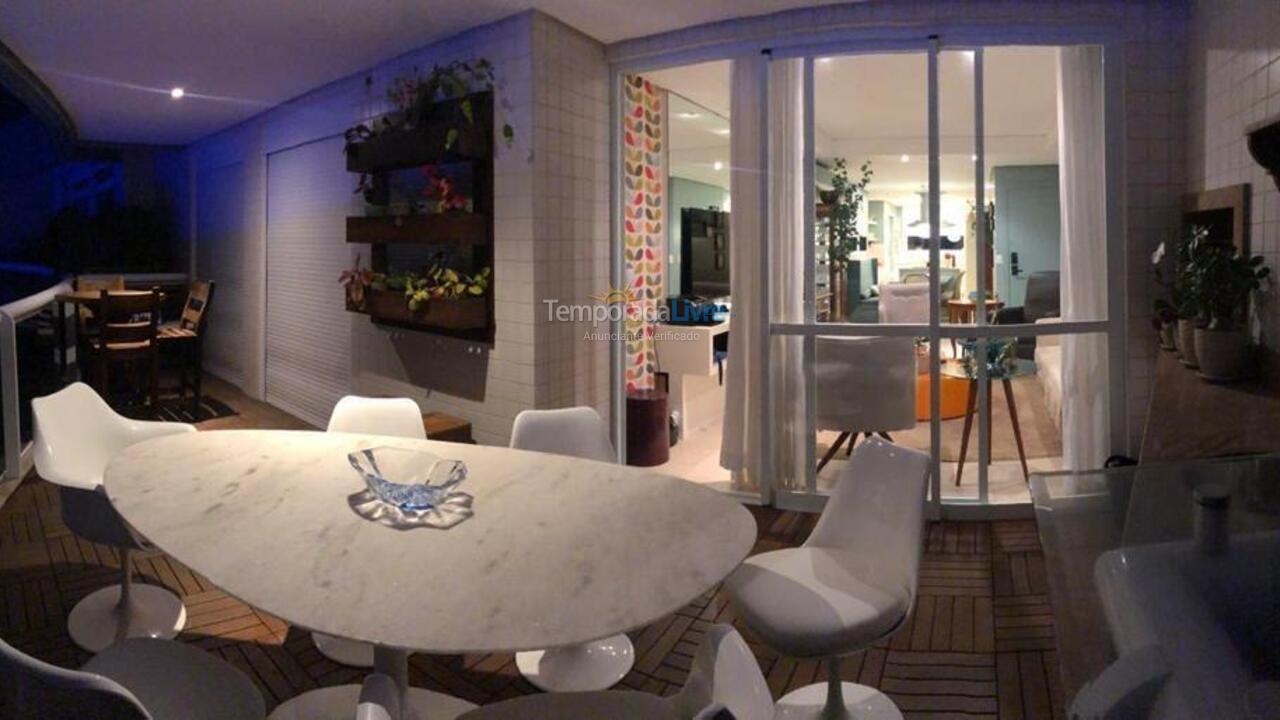 Apartamento para aluguel de temporada em Florianópolis (Praia Brava)