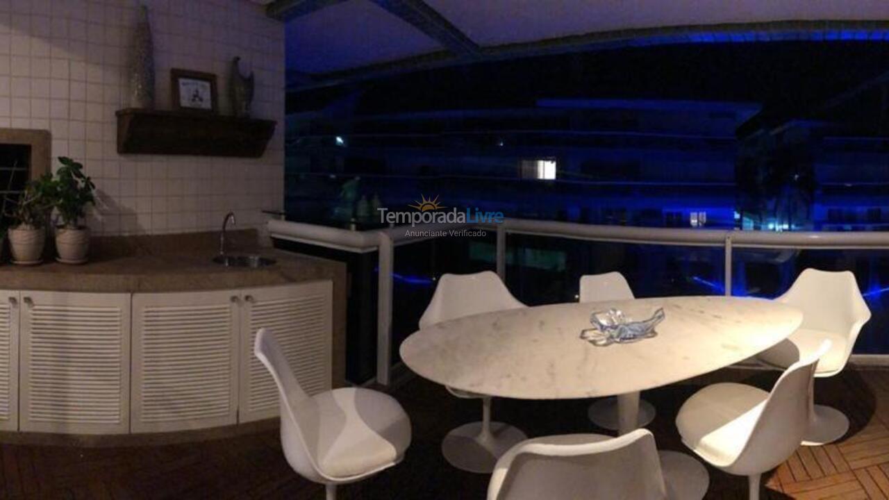 Apartamento para aluguel de temporada em Florianópolis (Praia Brava)