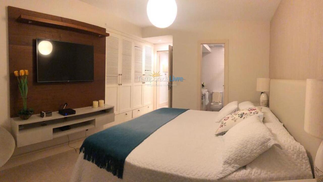 Apartamento para aluguel de temporada em Florianópolis (Praia Brava)