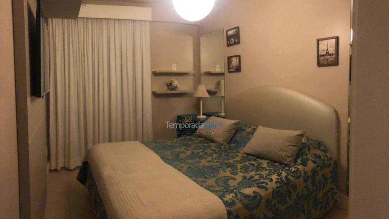 Apartamento para aluguel de temporada em Florianópolis (Praia Brava)