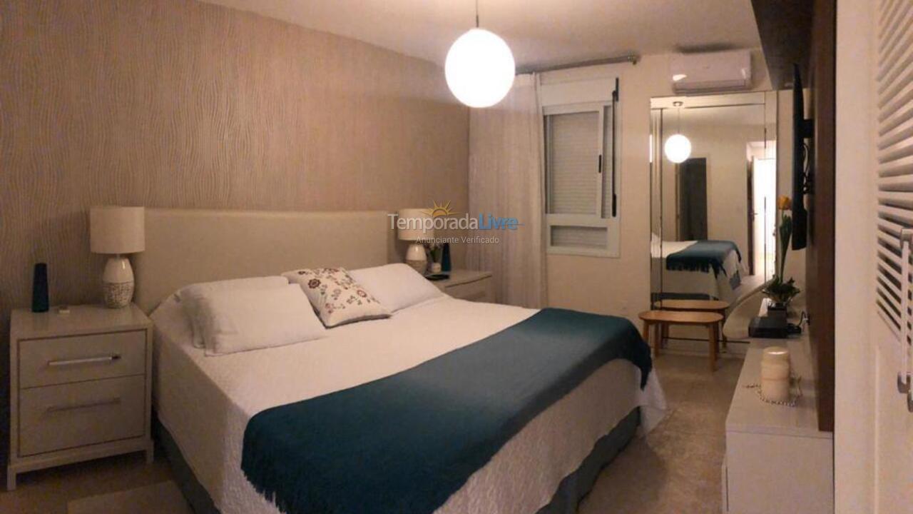 Apartamento para aluguel de temporada em Florianópolis (Praia Brava)