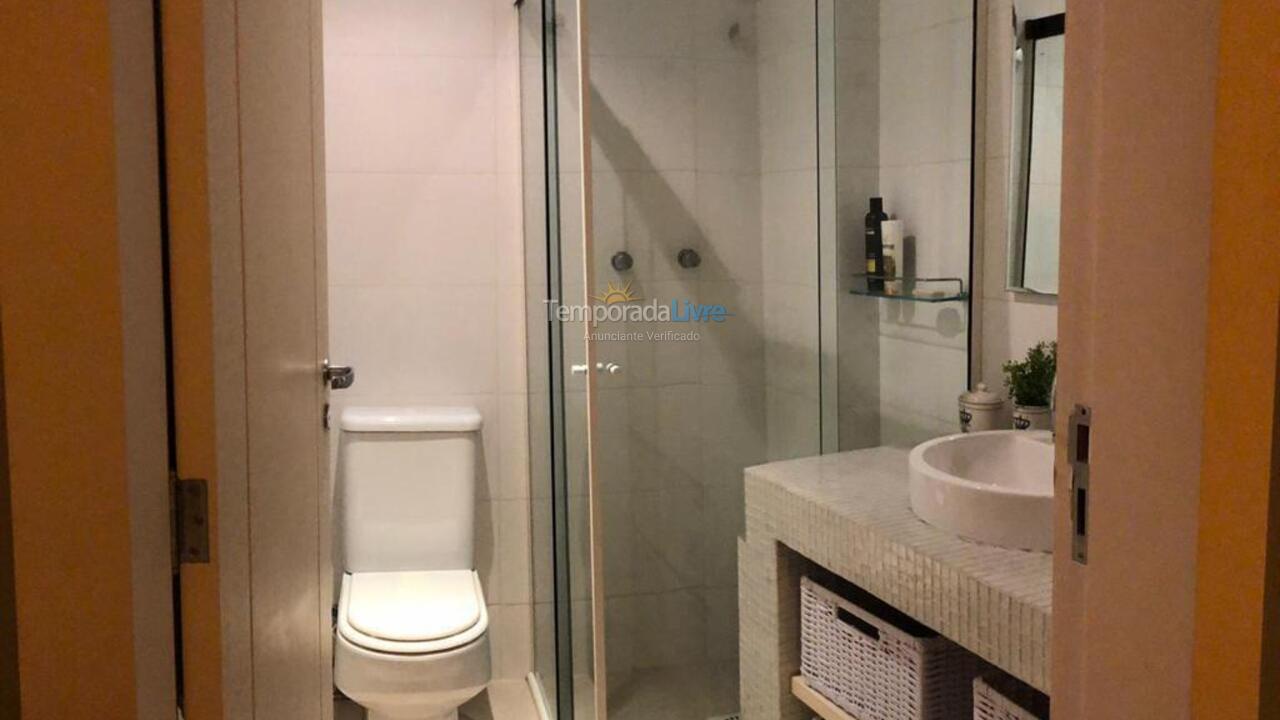 Apartamento para aluguel de temporada em Florianópolis (Praia Brava)