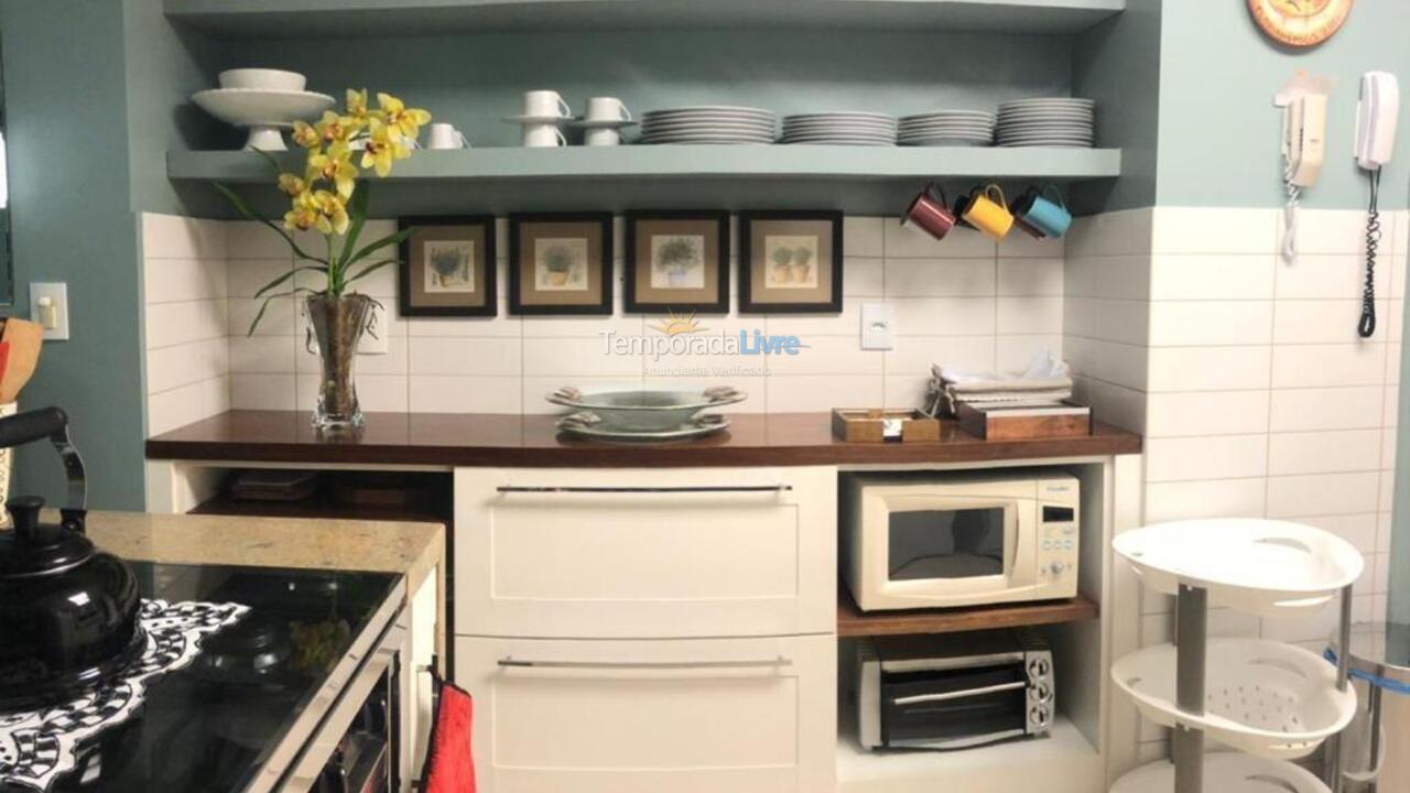 Apartamento para aluguel de temporada em Florianópolis (Praia Brava)