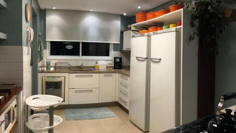 Apartamento frente mar na Praia Brava