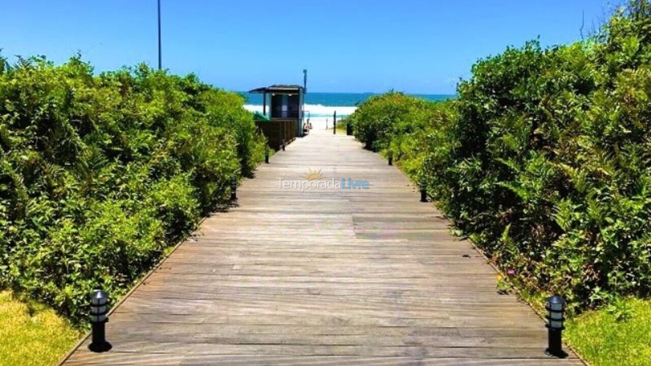 Apartamento para aluguel de temporada em Florianópolis (Praia Brava)