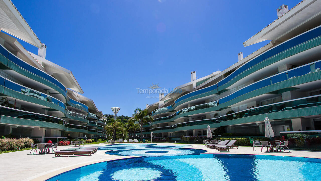 Apartamento para aluguel de temporada em Florianópolis (Praia Brava)