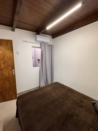 Estúdios Molhes, beachfront in Passo de Torres, air conditioning and garage.