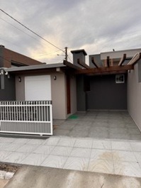 Estúdios Molhes, beachfront in Passo de Torres, air conditioning and garage.