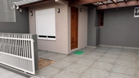 Estúdios Molhes, beachfront in Passo de Torres, air conditioning and garage.