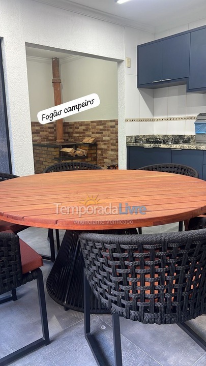 Casa para aluguel de temporada em Porto Belo (Perequê)