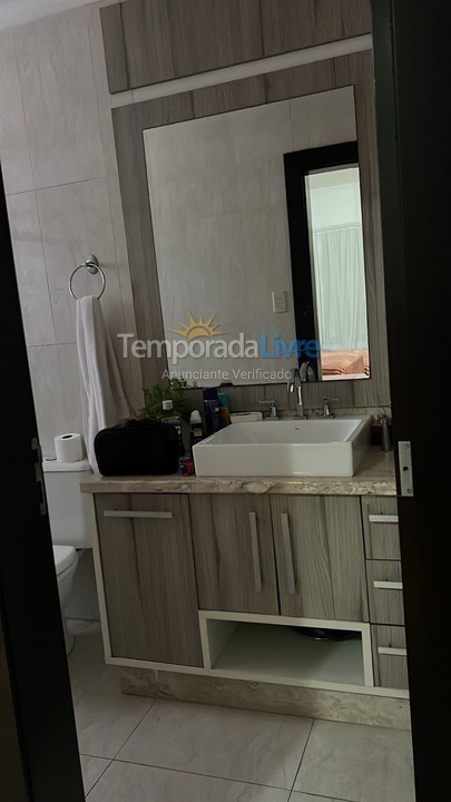 Casa para aluguel de temporada em Porto Belo (Perequê)