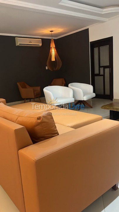 Casa para aluguel de temporada em Porto Belo (Perequê)