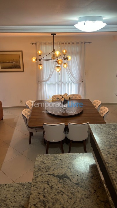 Casa para aluguel de temporada em Porto Belo (Perequê)