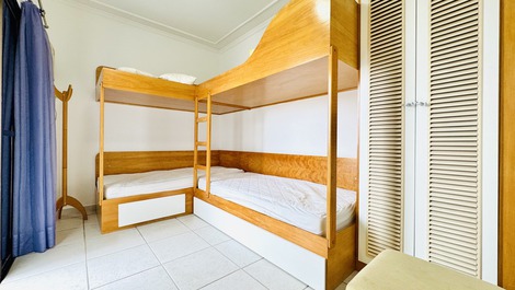 Penthouse Apartment in Enseada - Ocean View - Air Conditioning - Sleeps 12