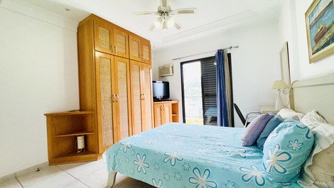 Penthouse Apartment in Enseada - Ocean View - Air Conditioning - Sleeps 12