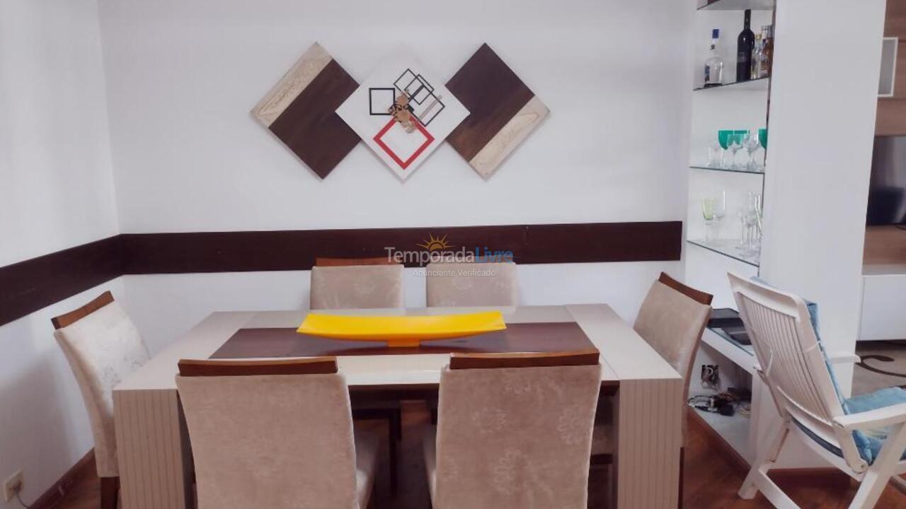 Apartamento para aluguel de temporada em Guarujá (Pitangueiras)