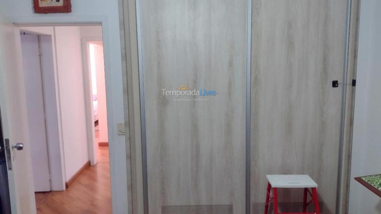Apartamento para aluguel de temporada em Guarujá (Pitangueiras)