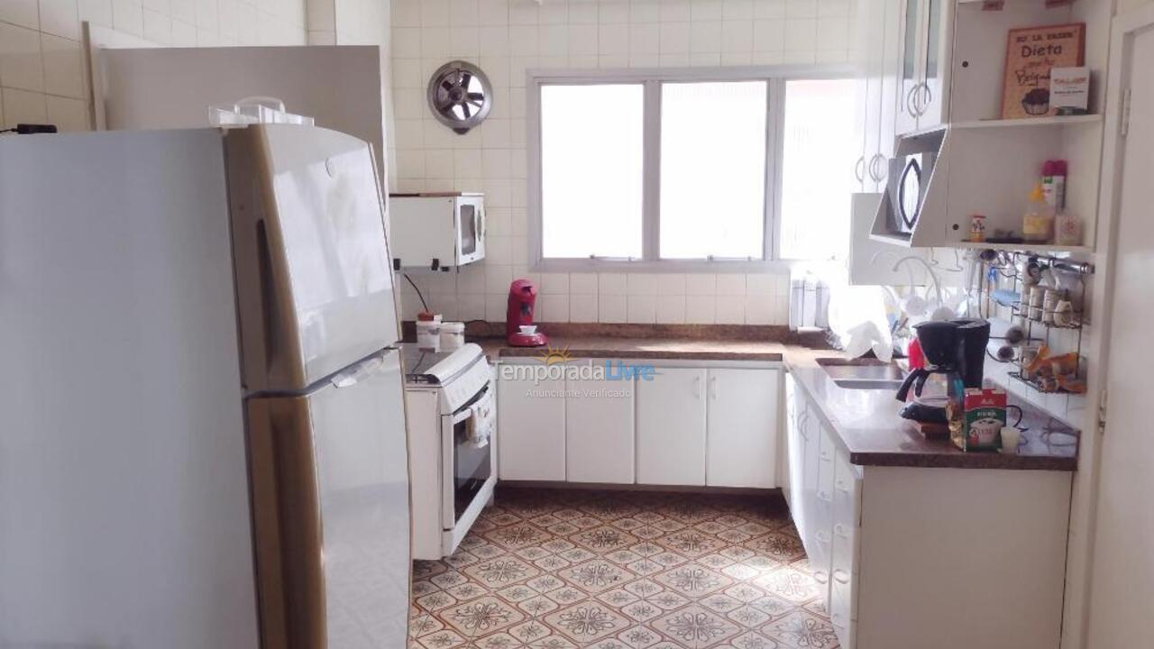 Apartamento para aluguel de temporada em Guarujá (Pitangueiras)