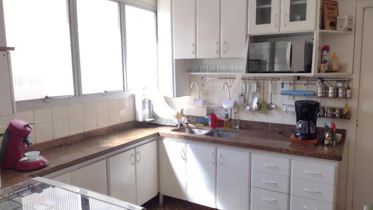 Apartamento para aluguel de temporada em Guarujá (Pitangueiras)