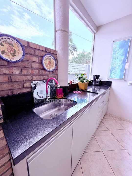 Casa para aluguel de temporada em Florianópolis (Ponta das Canas)