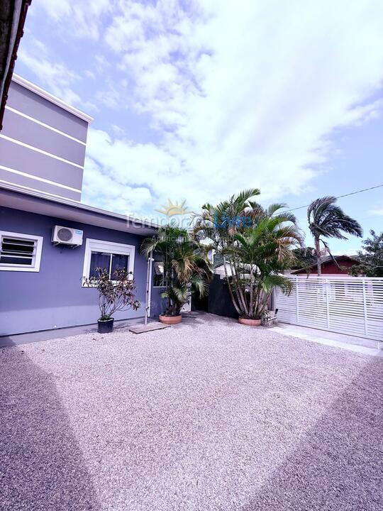 Casa para aluguel de temporada em Florianópolis (Ponta das Canas)