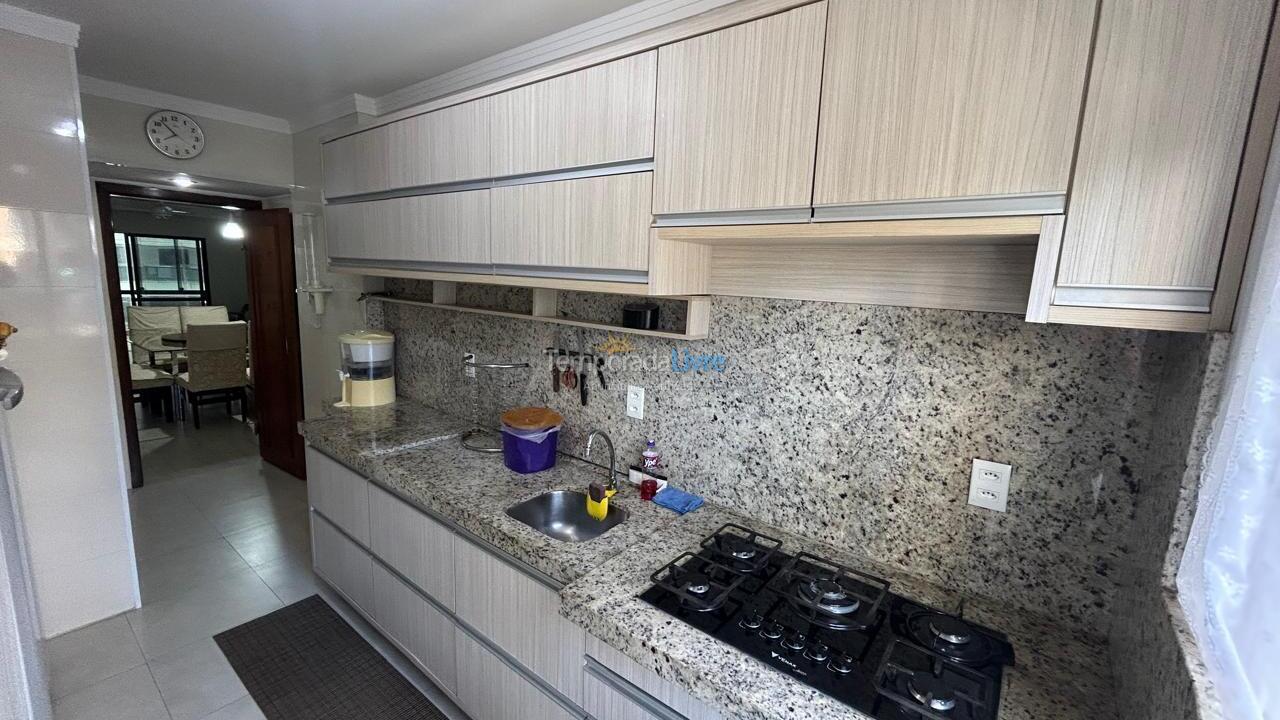 Apartment for vacation rental in Itapema (Centro)