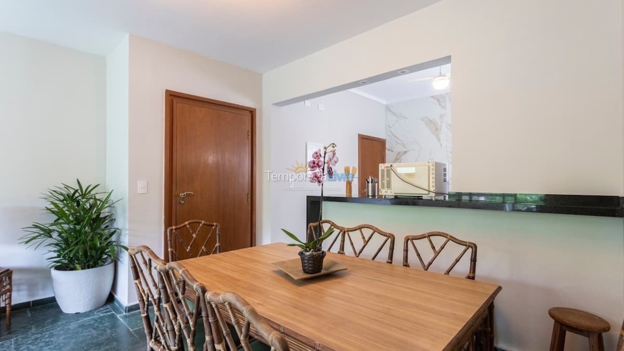 Apartamento para aluguel de temporada em Guarujá (Pitangueiras)